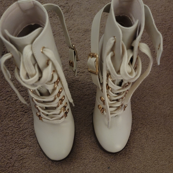 Brand new Beige Gold beauties in US size 6 - Picture 2 of 4